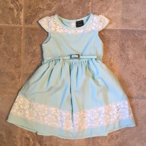Girls 4T dress with lace accent